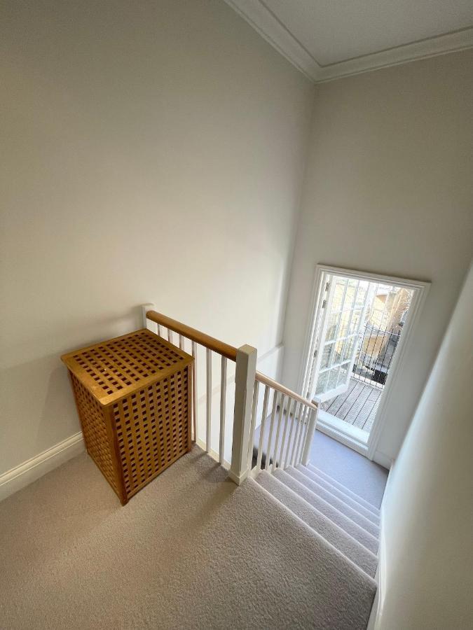 Victoria Maisonette Apartment 런던 외부 사진