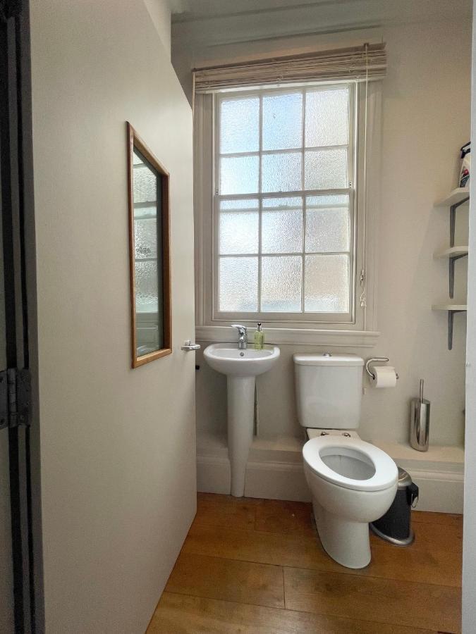 Victoria Maisonette Apartment 런던 외부 사진