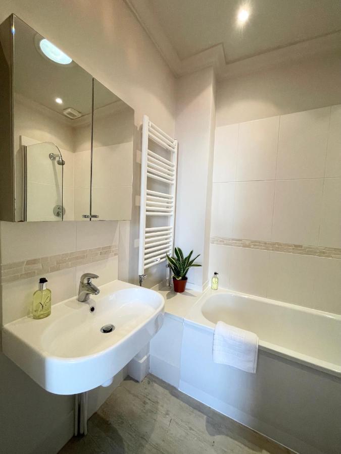 Victoria Maisonette Apartment 런던 외부 사진