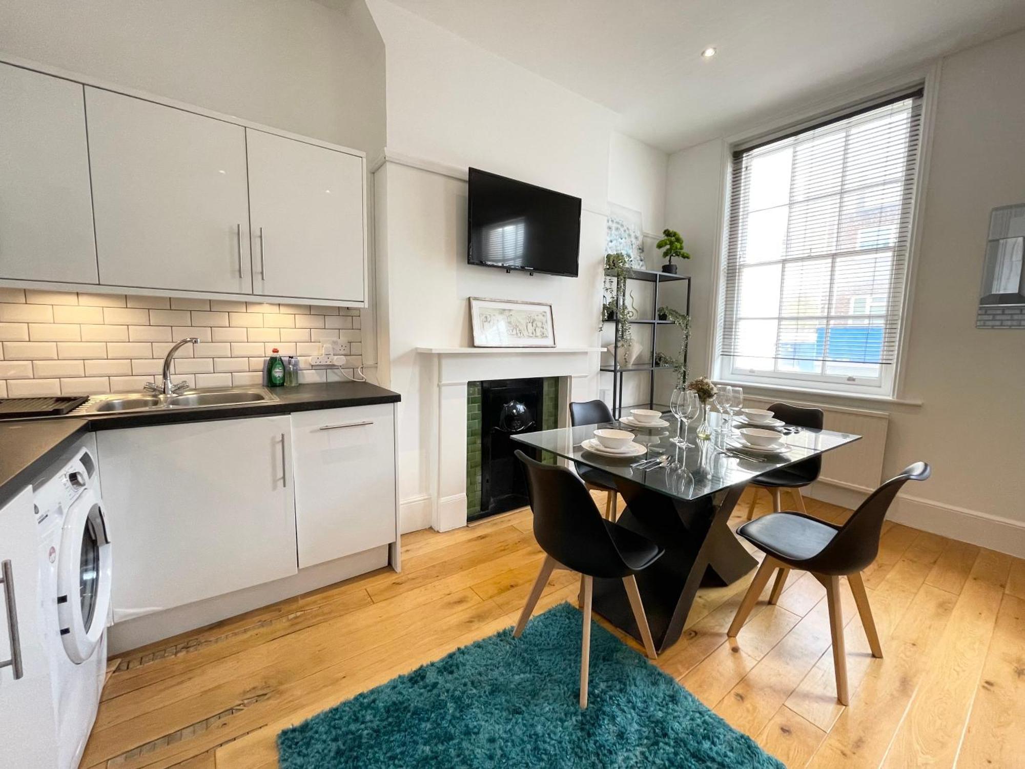 Victoria Maisonette Apartment 런던 외부 사진