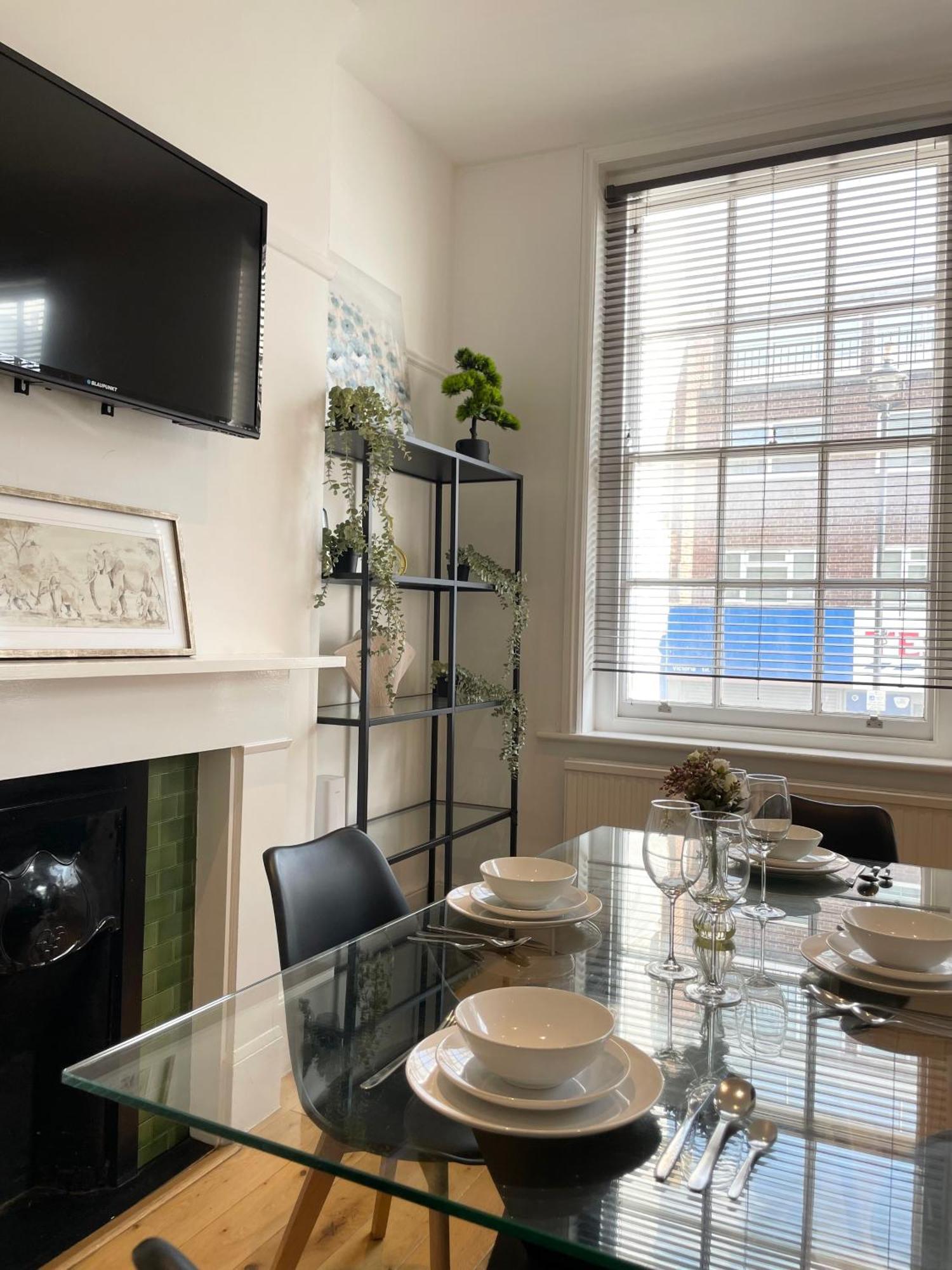 Victoria Maisonette Apartment 런던 외부 사진